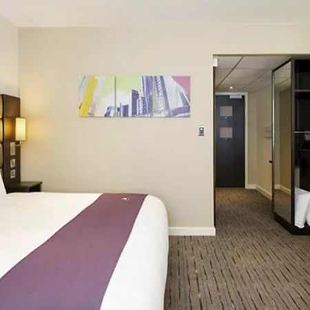 Premier Inn Ware Exteriör bild